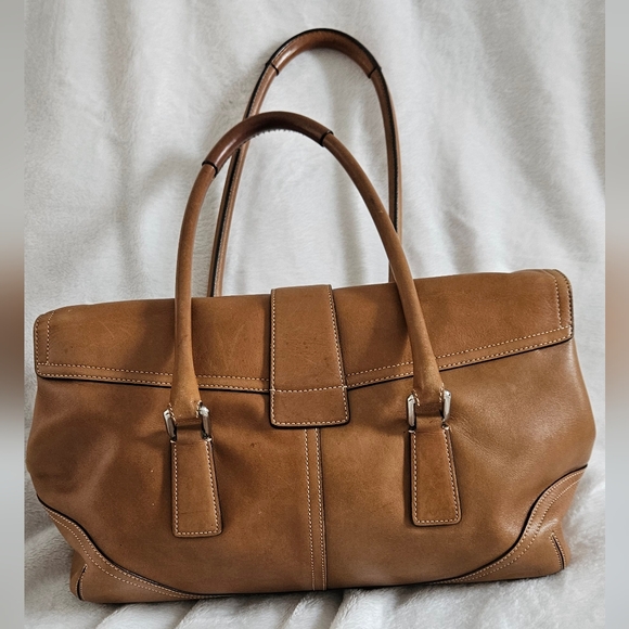 Coach Hampton Soho #9550 Vintage 2004 shoulder bag w/buckle EUC - Picture 2 of 8